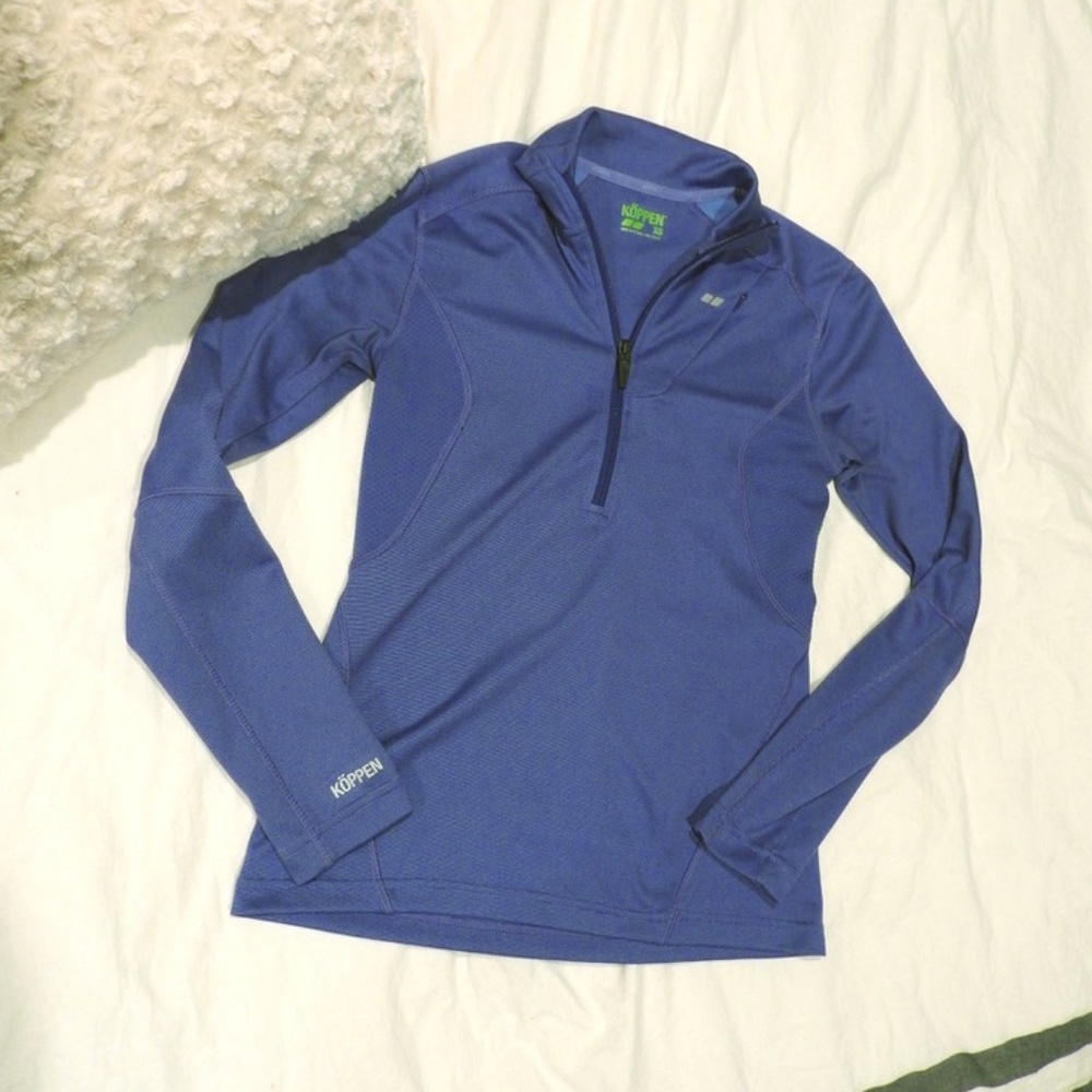 athletic longsleeve shirt